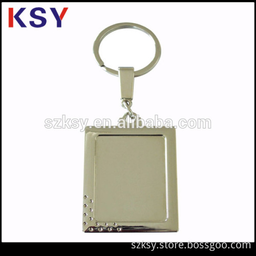 Custom simple metal keychain for corporate giveaways
